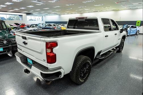 Summit White 2022 Chevrolet Silverado 2500 LT