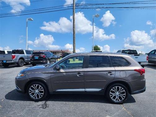 2016 Mitsubishi Outlander SE