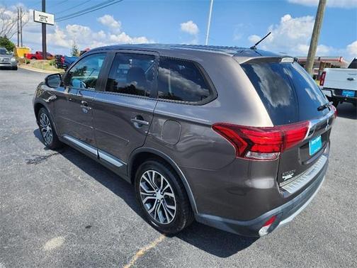 2016 Mitsubishi Outlander SE