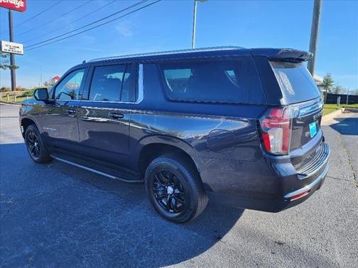 2023 Chevrolet Suburban LT