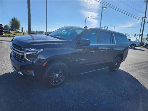 2023 Chevrolet Suburban LT