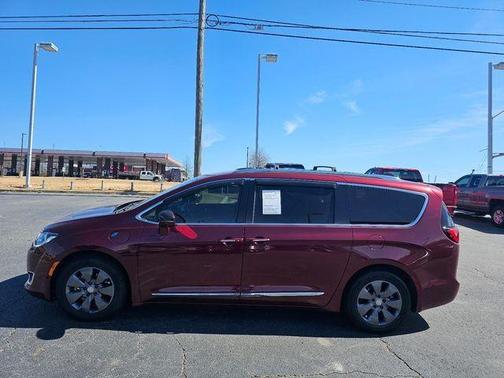 2018 Chrysler Pacifica Hybrid Limited