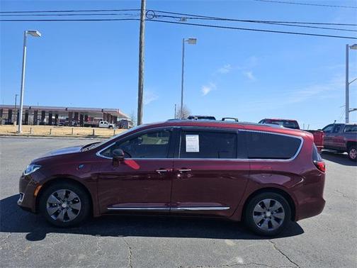 2018 Chrysler Pacifica Hybrid Limited