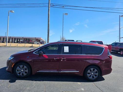 2018 Chrysler Pacifica Hybrid Limited