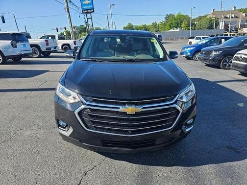 Mosaic Black Metallic 2020 Chevrolet Traverse LT Leather