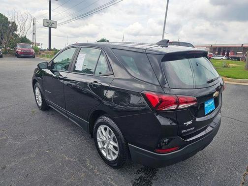 Mosaic Black Metallic 2022 Chevrolet Equinox LS