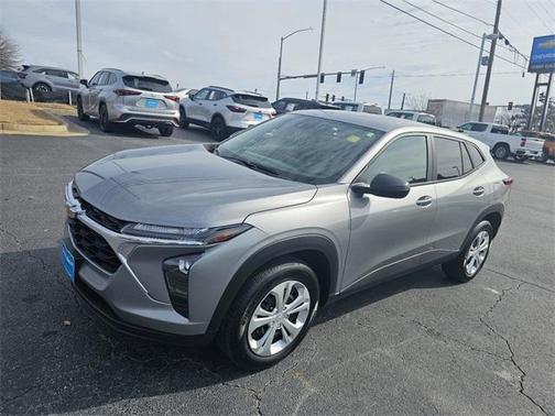 2025 Chevrolet Trax LS