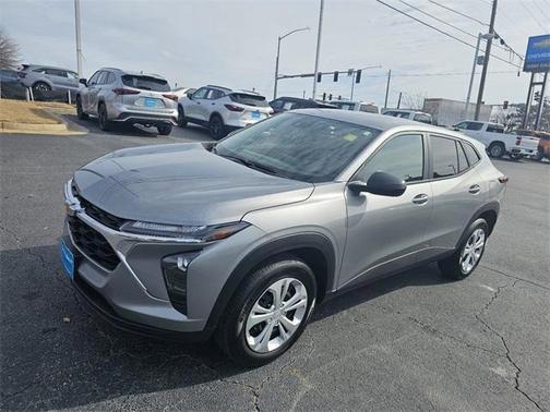 2025 Chevrolet Trax LS