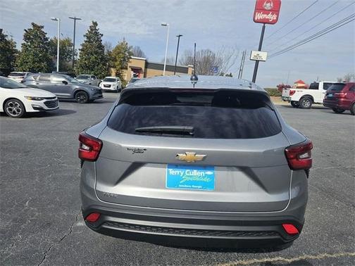 2025 Chevrolet Trax LS