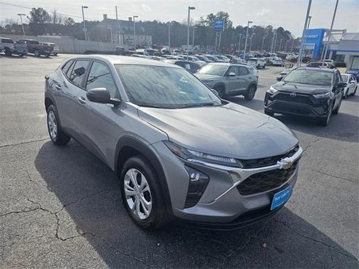 2025 Chevrolet Trax LS