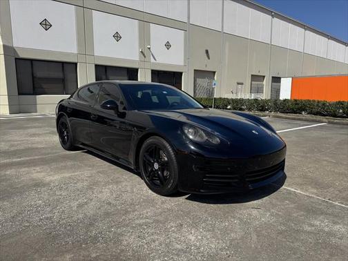 2014 Porsche Panamera 2