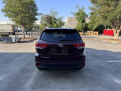 2019 Toyota Highlander LE I4