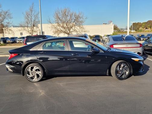 2025 Hyundai ELANTRA HEV Limited