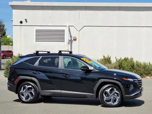 Black 2024 Hyundai TUCSON SEL