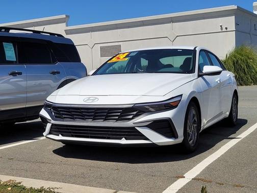 White 2024 Hyundai ELANTRA SEL