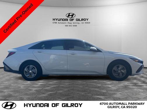 2024 Hyundai ELANTRA SE