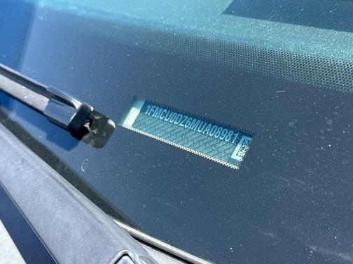 Star White Metallic Tri-Coat 2021 Ford Escape Titanium