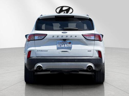 Star White Metallic Tri-Coat 2021 Ford Escape Titanium