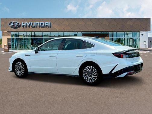 2025 Hyundai SONATA Hybrid Limited
