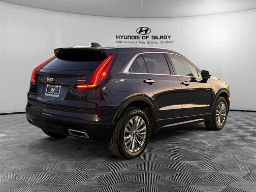 2025 Cadillac XT4 Premium Luxury