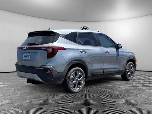 2025 Kia Seltos LX