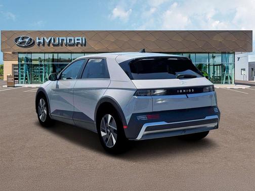 Cyber Gray 2026 Hyundai IONIQ 5 SE