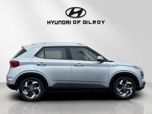 2022 Hyundai VENUE SEL
