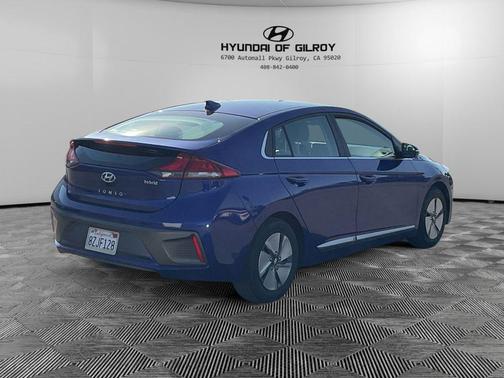 2022 Hyundai IONIQ Hybrid SE