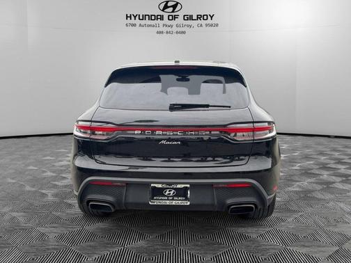 2024 Porsche Macan Base