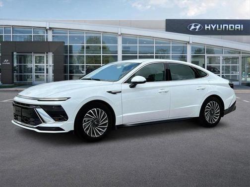 2025 Hyundai SONATA Hybrid SE