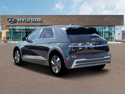 2025 Hyundai IONIQ 5 SE Standard Range