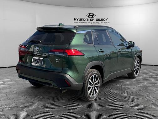 2024 Toyota Corolla Cross XLE