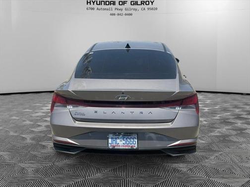 2022 Hyundai ELANTRA SEL