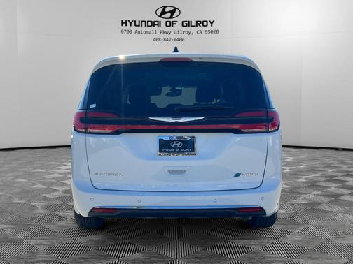 2024 Chrysler Pacifica Hybrid Select