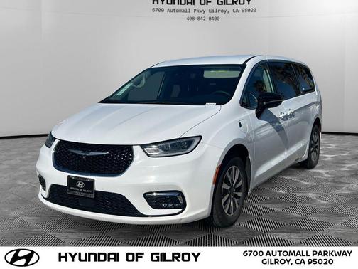 2024 Chrysler Pacifica Hybrid Select