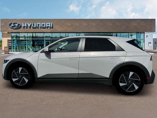 2026 Hyundai IONIQ 5 SE Standard Range