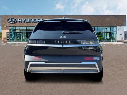 2026 Hyundai IONIQ 5 SE