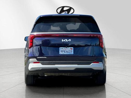 2025 Kia Carnival LX