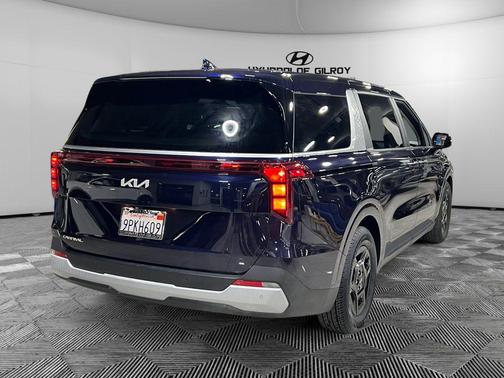 2025 Kia Carnival LX