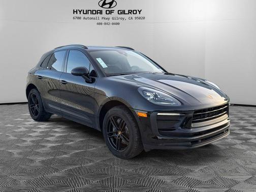 2022 Porsche Macan Base