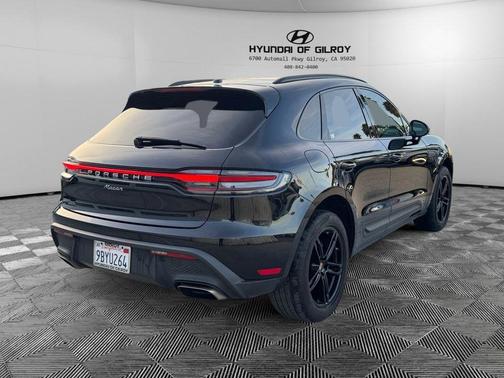2022 Porsche Macan Base
