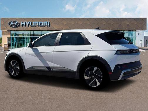 2026 Hyundai IONIQ 5 SE