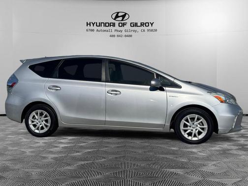 2013 Toyota Prius v Two