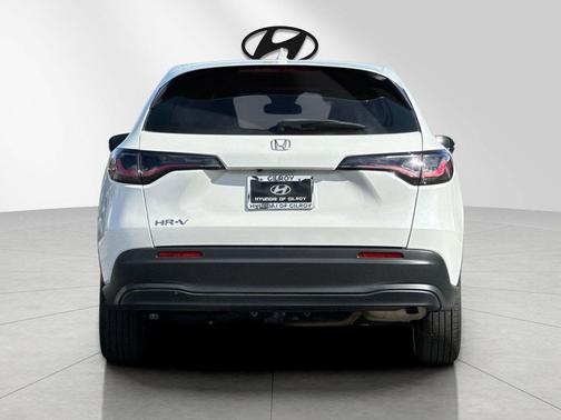 Platinum White Pearl 2025 Honda HR-V LX