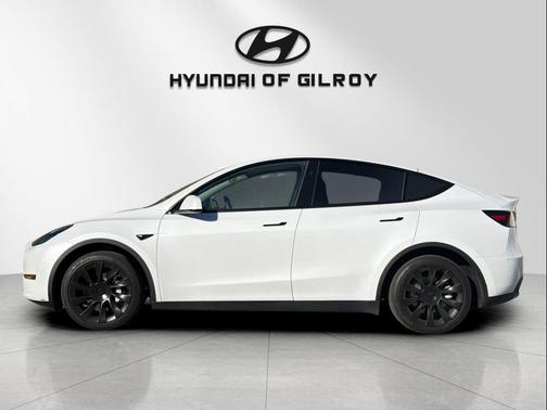 Pearl White Multi-Coat 2024 Tesla Model Y Long Range Dual Motor All-Wheel Drive