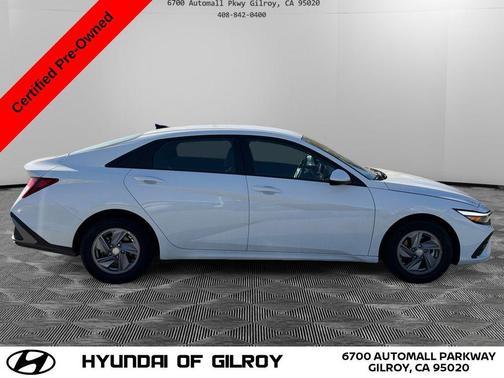 2024 Hyundai ELANTRA SE