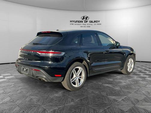 2024 Porsche Macan Base