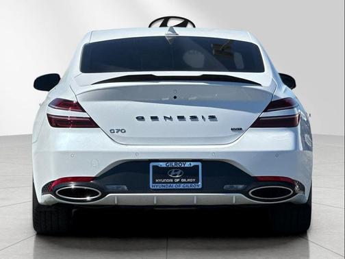 2023 Genesis G70 3.3T RWD