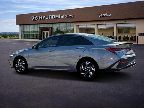 Fluid Metal 2025 Hyundai ELANTRA HEV SEL Sport