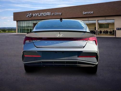 Fluid Metal 2025 Hyundai ELANTRA HEV SEL Sport